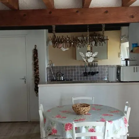 La Mez A Nine Buxieres-sous-Montaigut